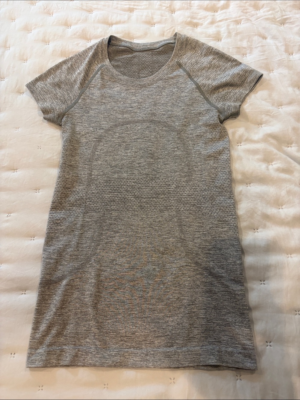 lululemon athletica Heather Gray Short Sleeve Swiftly Tech - Hip Length